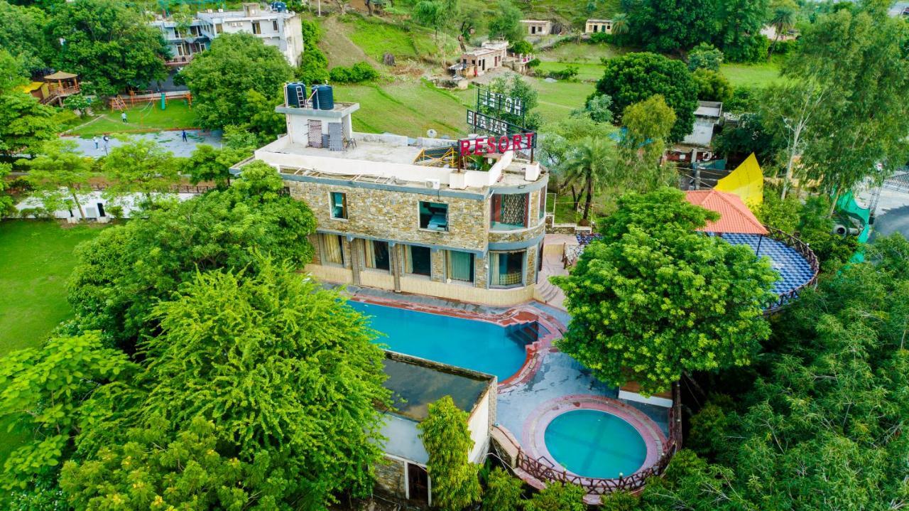 CZAR Palace Resort, Udaipur Guman Extérieur photo