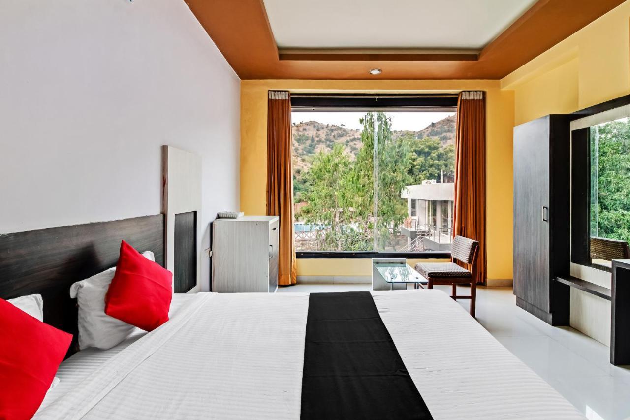 CZAR Palace Resort, Udaipur Guman Extérieur photo