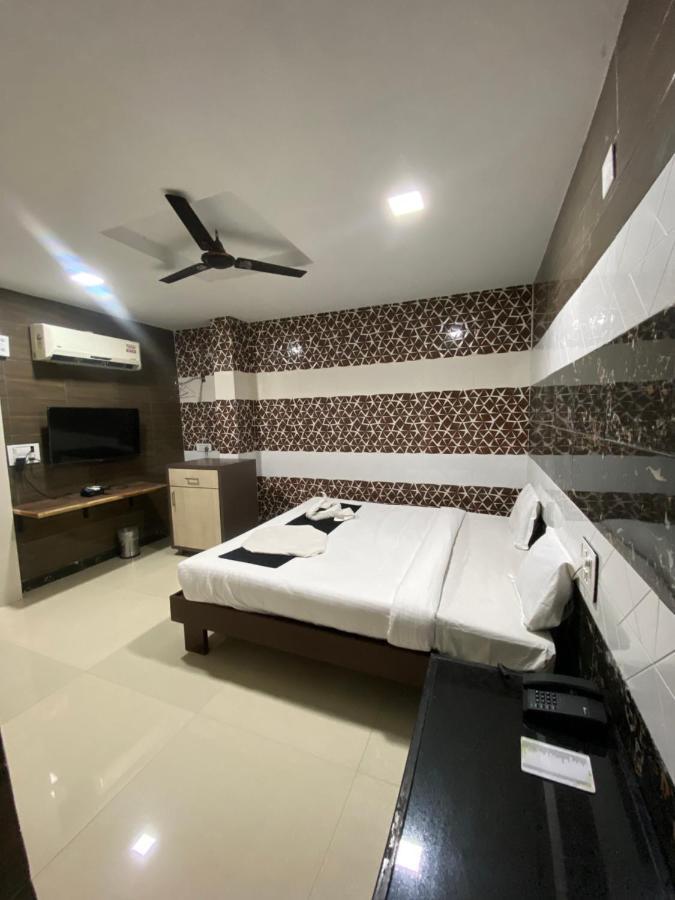 CZAR Palace Resort, Udaipur Guman Extérieur photo
